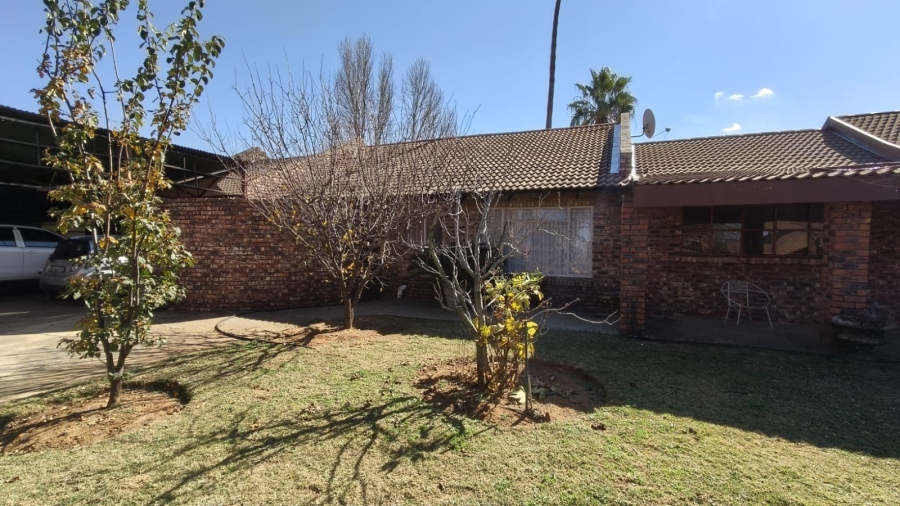 4 Bedroom Property for Sale in Hennenman Free State